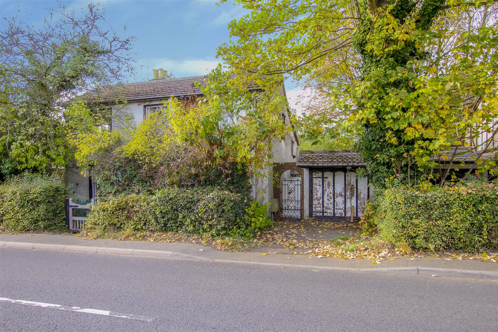 Blackmore Village. Keith Ashton